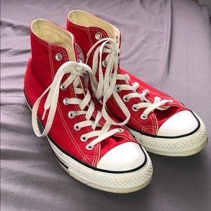 RED HIGH TOP CONVERSE